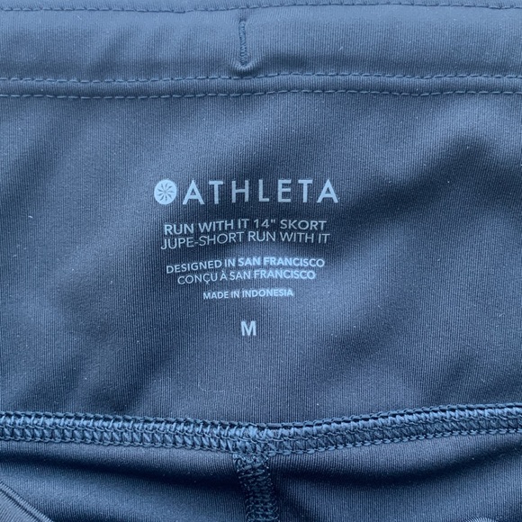 Athleta Run With It 14” Skort like new condition - Picture 4 of 10